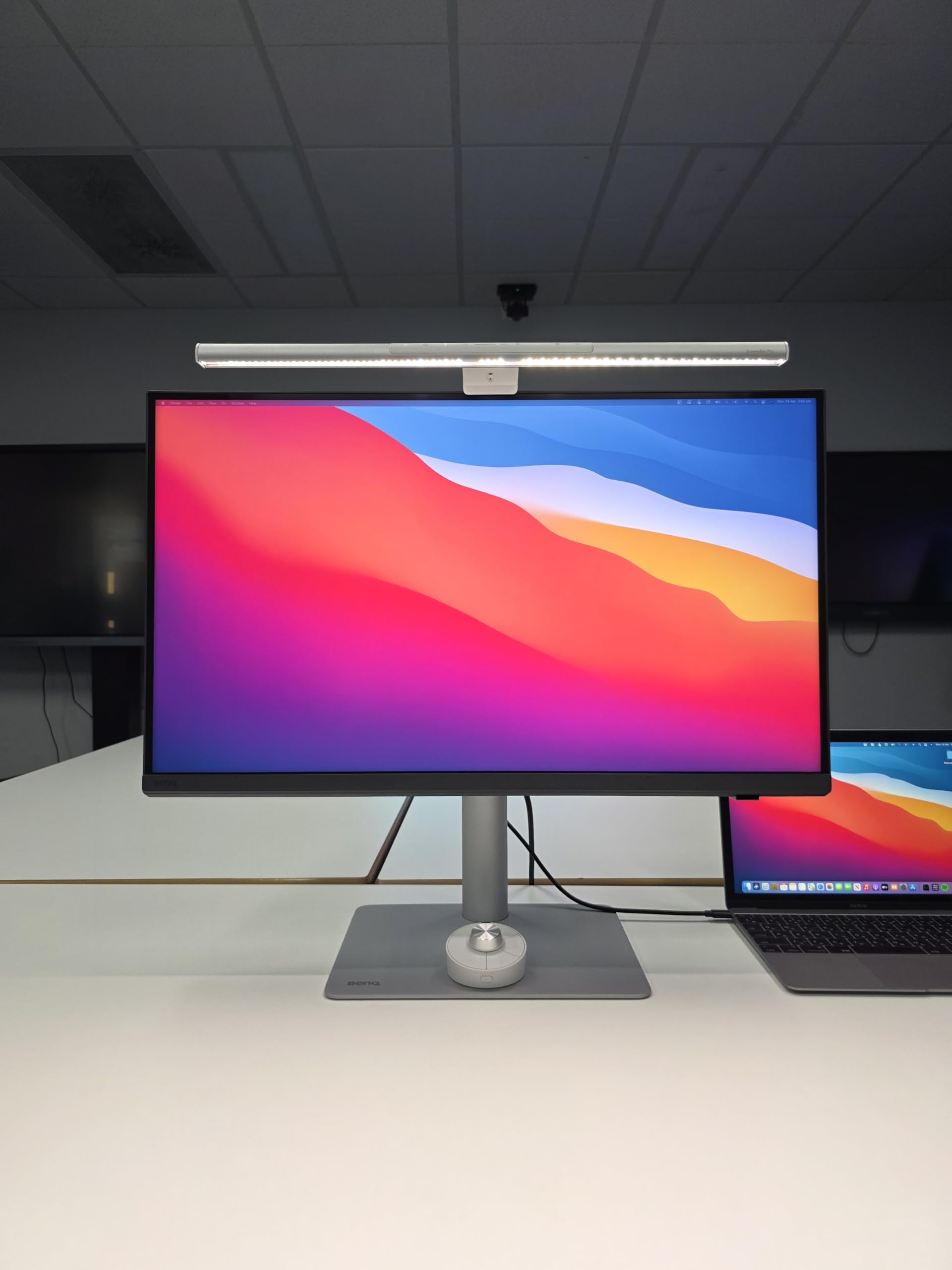 benq-screenbar-pro-barre-lumineuse-pour-cran-argent image 3